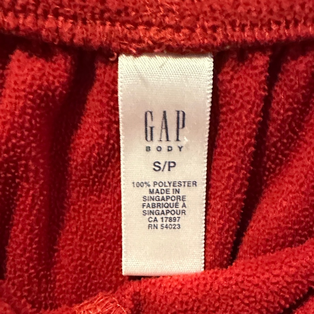 GAP Red Pajama Set with Snowflake Pattern - Picture 5 of 6